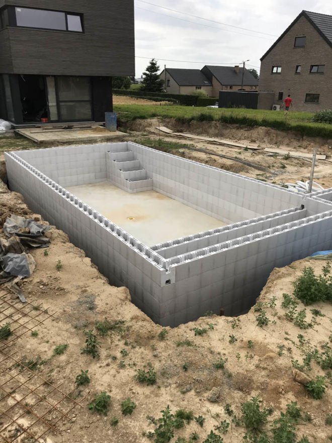196 Construction d'une piscine